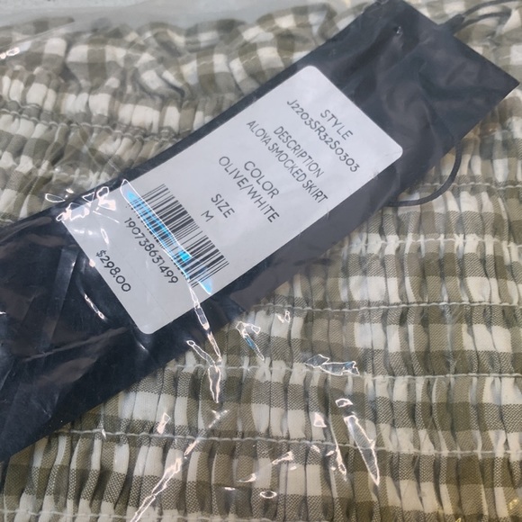 Veronica Beard Jeans
Aloya Smocked Seersucker Skirt Medium - Picture 6 of 13